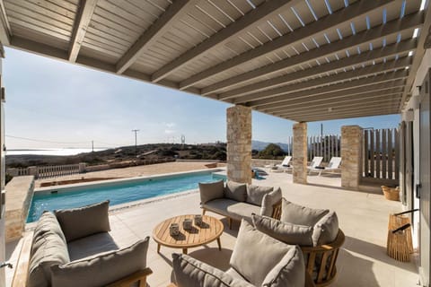 Modern Tradition Apartment in Paros