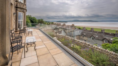 The English Gambit Apartment in England