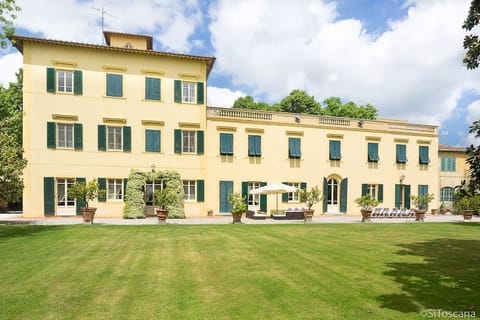 Leaning Into The Season Villa in Emilia-Romagna
