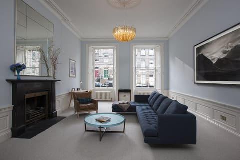 Georgian Oak Apartment in Edinburgh