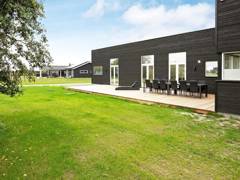 Angular Apartment in Væggerløse