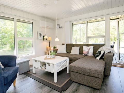 Island Song Apartment in Västra Götaland County