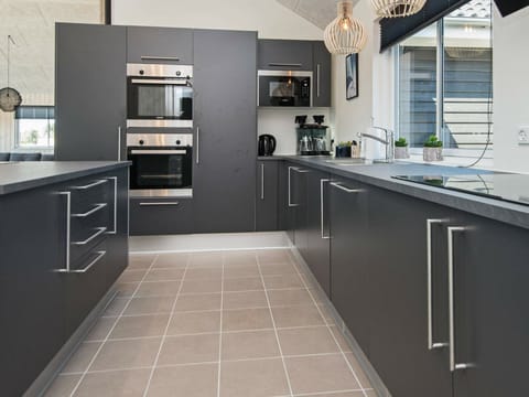 Houstrup Luxe Apartment in Norre Nebel