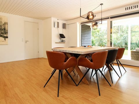 The Dandelion Meadow Apartment in Zealand