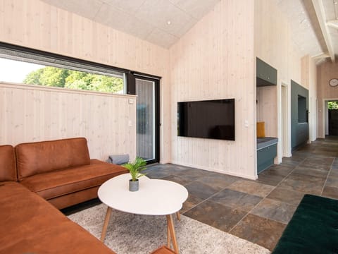 Tree of Heaven Apartment in Region of Southern Denmark