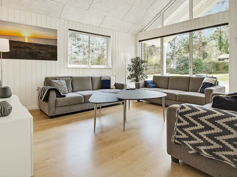 Oyster Moon Apartment in Zealand