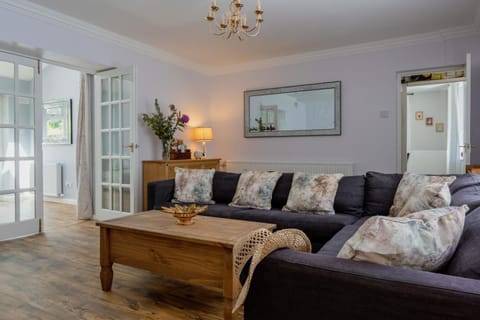 Cherry Blossom Bliss Apartment in Bovey Tracey