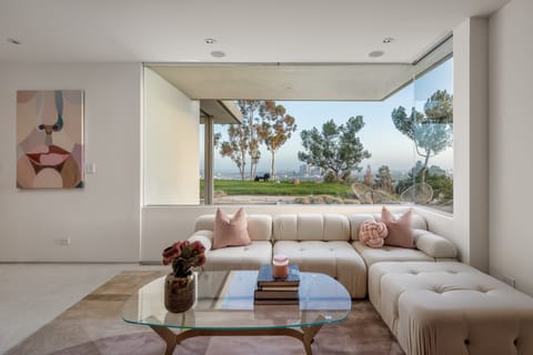 City of Stars Apartment in Beverly Hills