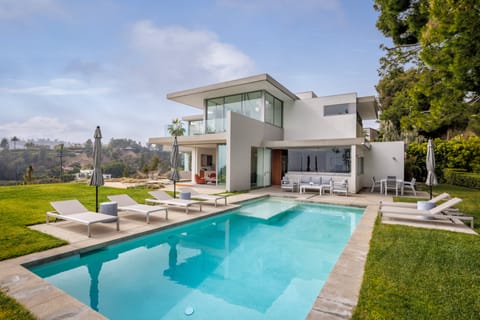 City of Stars Apartment in Beverly Hills