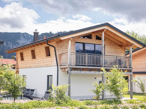 Mountain Meadow Apartment in Berchtesgadener Land