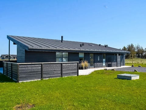 Fire and Waves Apartment in Løkken