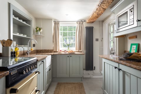 Queen of The Cotswolds Apartment in Painswick