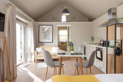 Spoonbill Apartment in England