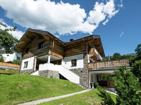 Chalet Bliss Apartment in Salzburgerland