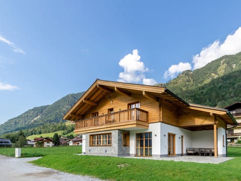 Sun-kissed Slopes Apartment in Bad Hofgastein