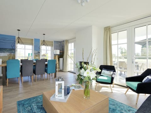 Thatch Made in Heaven Apartment in Noordwijkerhout