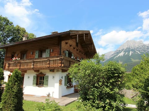 Chalet Rustikal Apartment in Ellmau