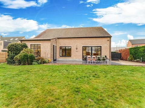 Standing on Sunshine Apartment in Flanders