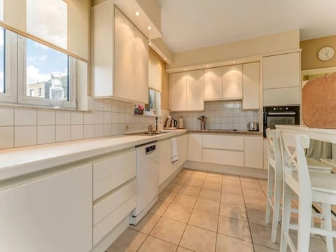 Standing on Sunshine Apartment in Flanders