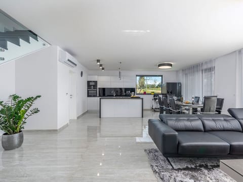Svantevid Apartment in Novigrad