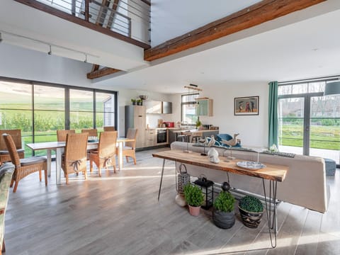 White Cliffs & Green Fields Apartment in Hauts-de-France