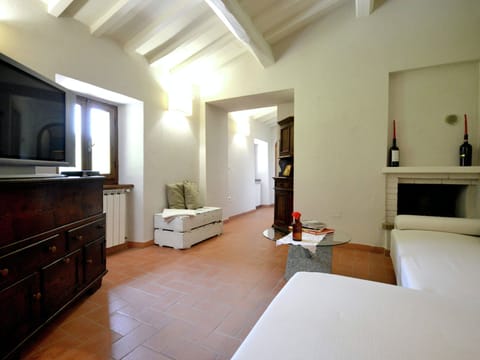 Rolling Vineyards Apartment in Umbria