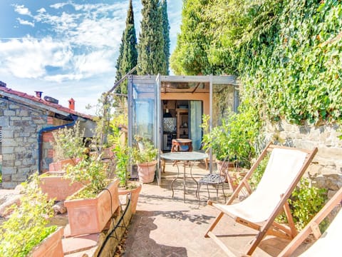 Vines & Views Apartment in Cortona