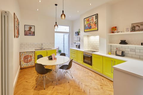 Art Pop on Sea Apartment in Saltburn-by-the-Sea