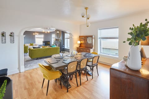 Green Tees Apartment in England