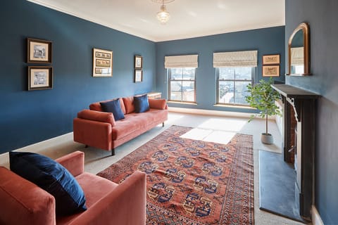 Coral & Sapphire Apartment in Saltburn