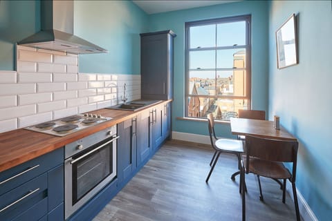 Coral & Sapphire Apartment in Saltburn