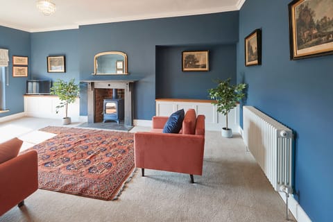 Coral & Sapphire Apartment in Saltburn