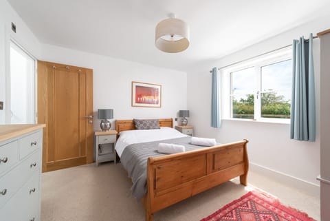 Reaching New Heights Apartment in North Devon District