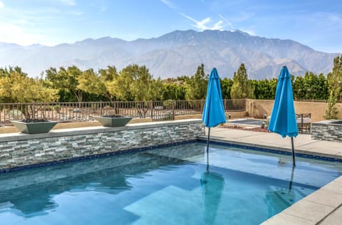 Dazzling Sunshine Apartment in Cathedral City