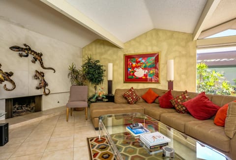 Rock 'n' Roll Salamander Apartment in Palm Springs