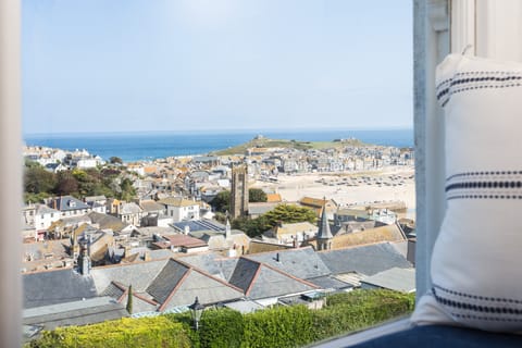 A Coastal Painting Apartment in Saint Ives