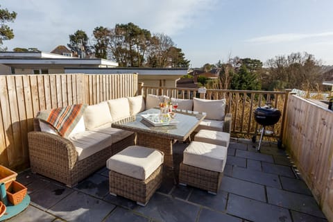 Belle of the Beach Apartment in Poole