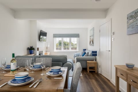 Shipping Forecast Apartment in Poole