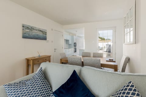 Shipping Forecast Apartment in Poole