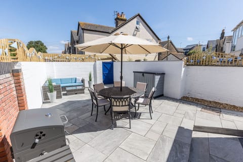 Shipping Forecast Apartment in Poole