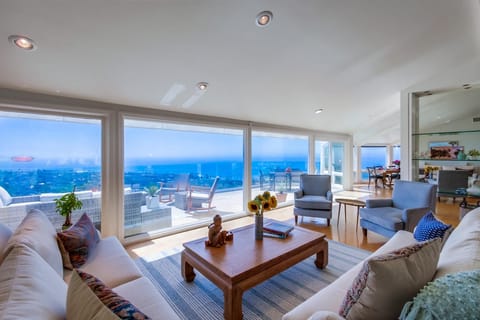 Whitewater Watcher Apartment in La Jolla
