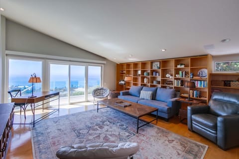 Whitewater Watcher Apartment in La Jolla