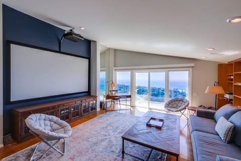 Whitewater Watcher Apartment in La Jolla