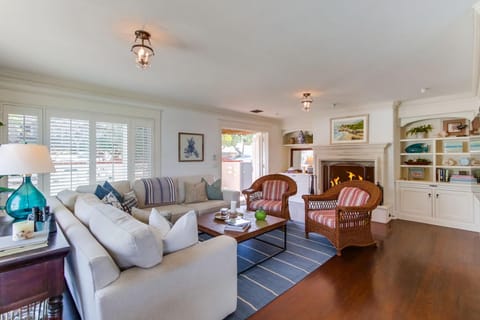 Ocean Roar Apartment in La Jolla