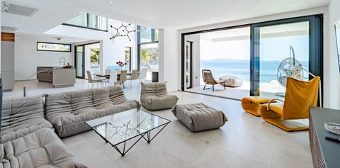 Shoreside Villa in Dubrovnik-Neretva County