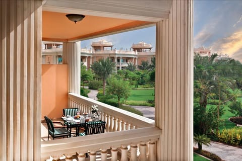 Golden Grandeur Apartment in Dubai