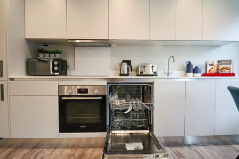 Garden Suburb Pad   Apartment in Welwyn Garden City