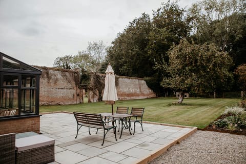 Echoes of Spring Apartment in Broadland District