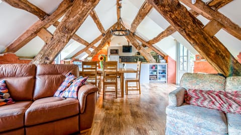 Black Mountains Farmhouse House in Crucorney