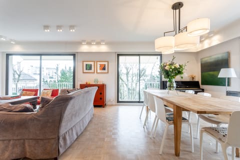 Write Me a Love Song Apartment in Paris